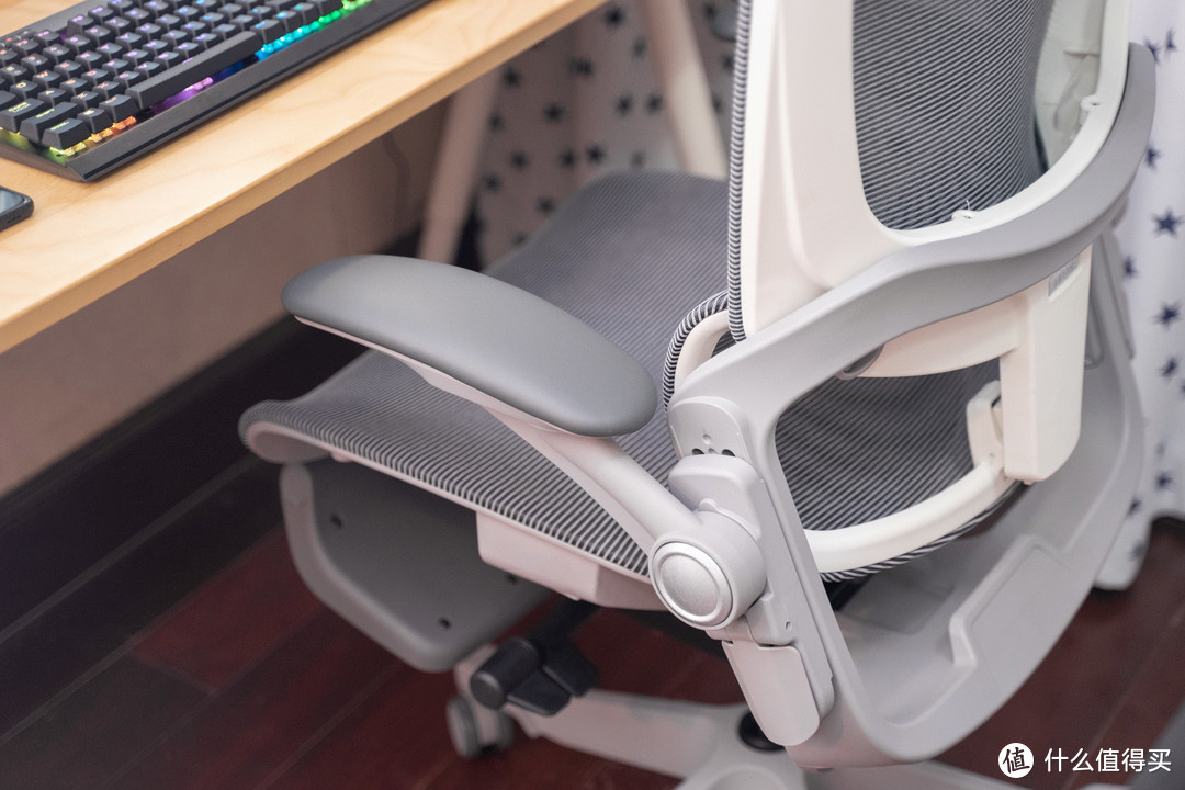 对自己的腰好一点！网易严选3D腰靠人体工学椅使用体验