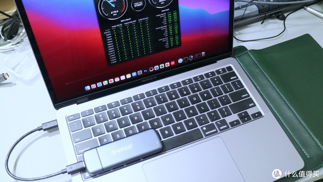 Macbook的移动伴侣：奥睿科M.2双协议高速免工具安装硬盘盒