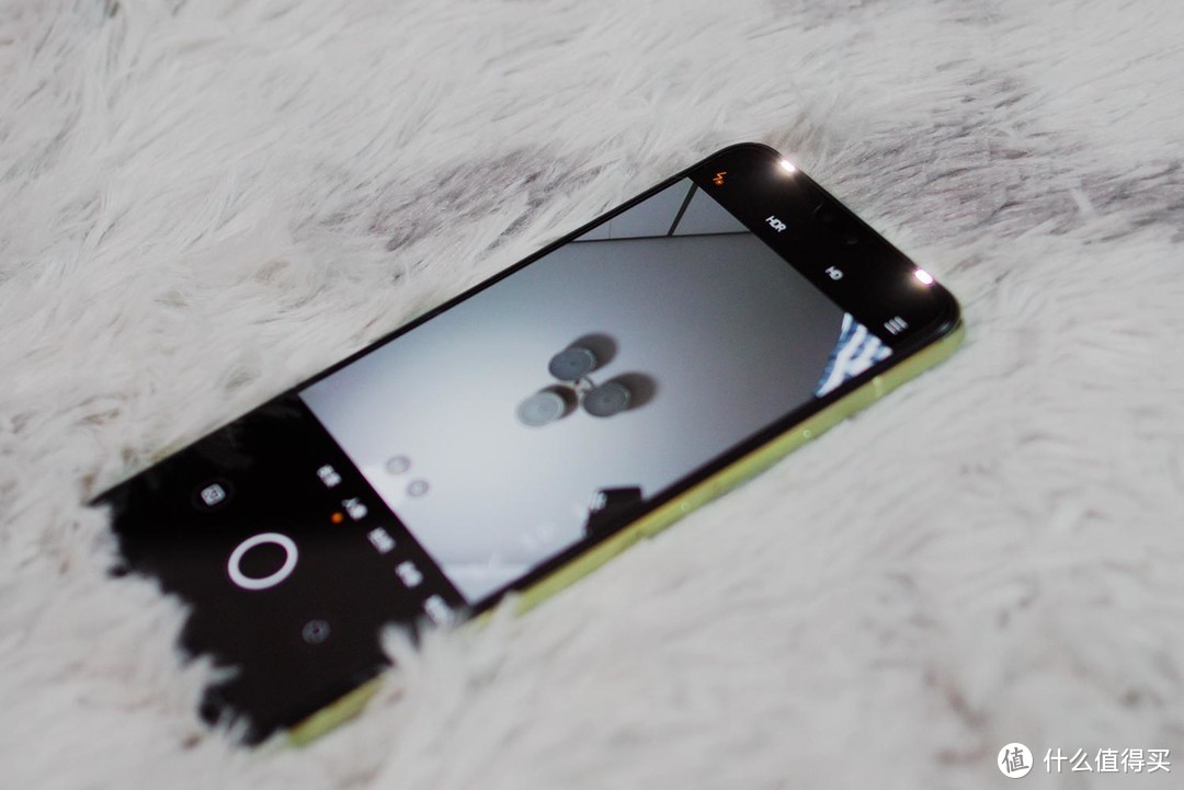 前置双摄带来的自然美： 色艺双绝的vivo S10 Pro自拍旗舰手机