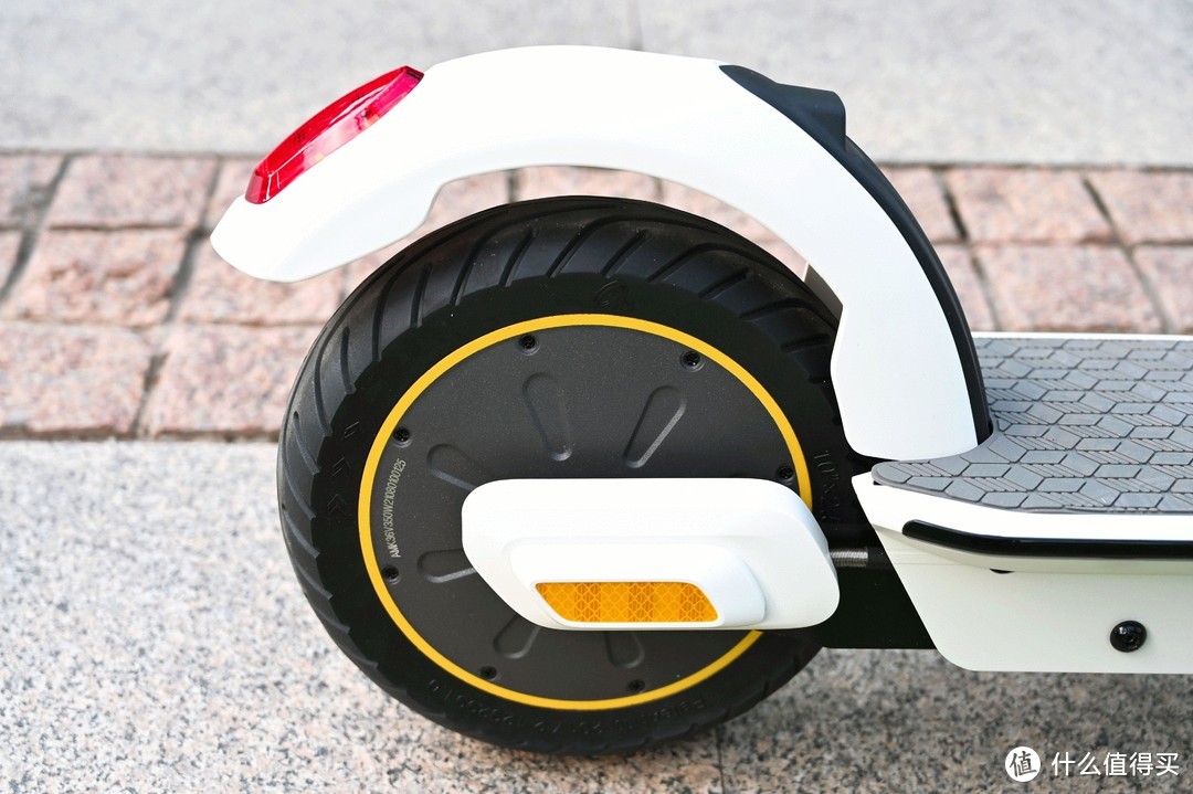探梦者智能电动滑板车L1 Max，穿梭于城市的精灵，通勤的好工具