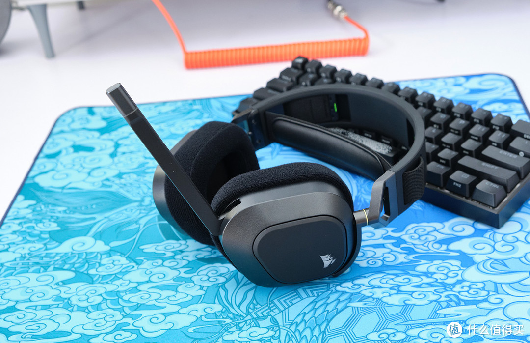 好听到不像游戏耳机，美商海盗船HS80 RGB无线耳机分享