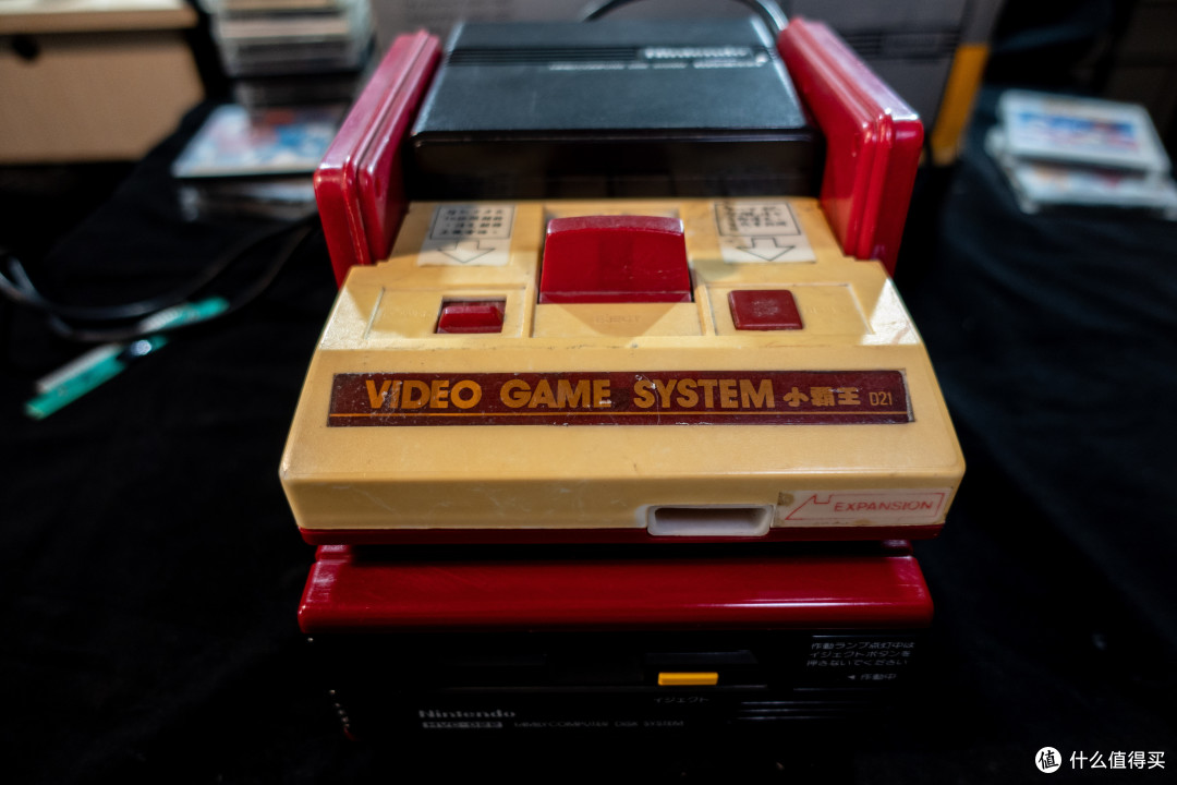 02一个迟到了35年的开箱任天堂fc磁碟机