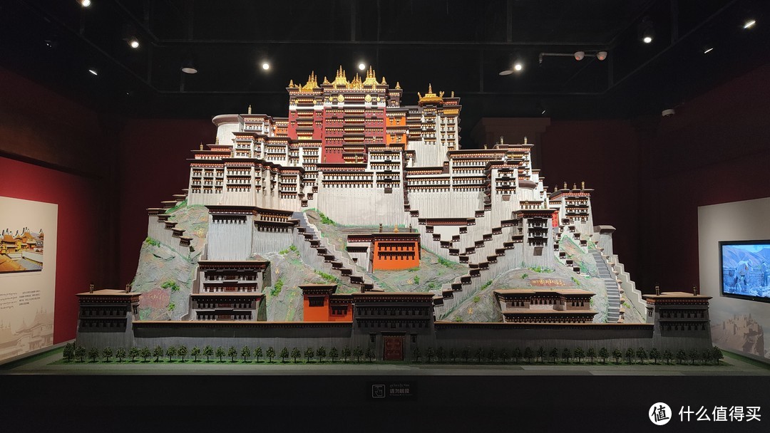 布达拉宫的建筑模型，非常震撼