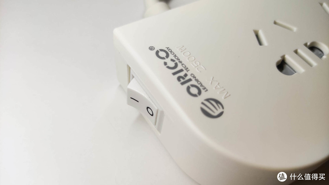 充电线与桌面整洁之间的“博弈”——ORICO智能USB收纳盒排插测评
