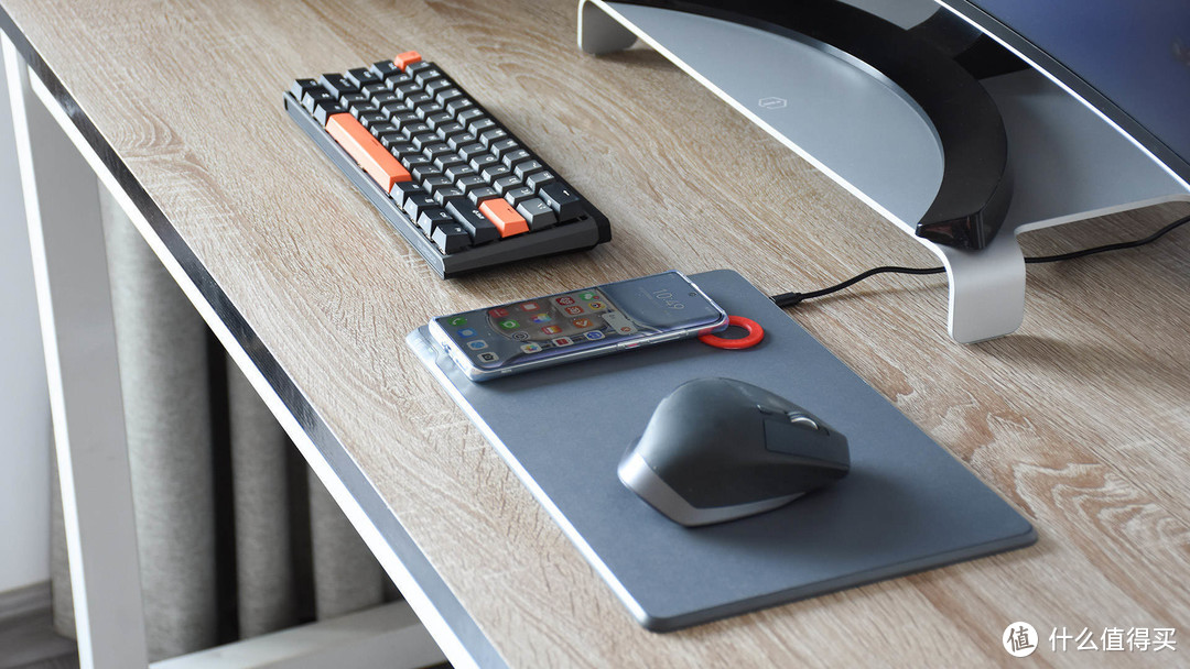 科技宅新增桌面好物：无线充鼠标垫＆AI坐姿仪
