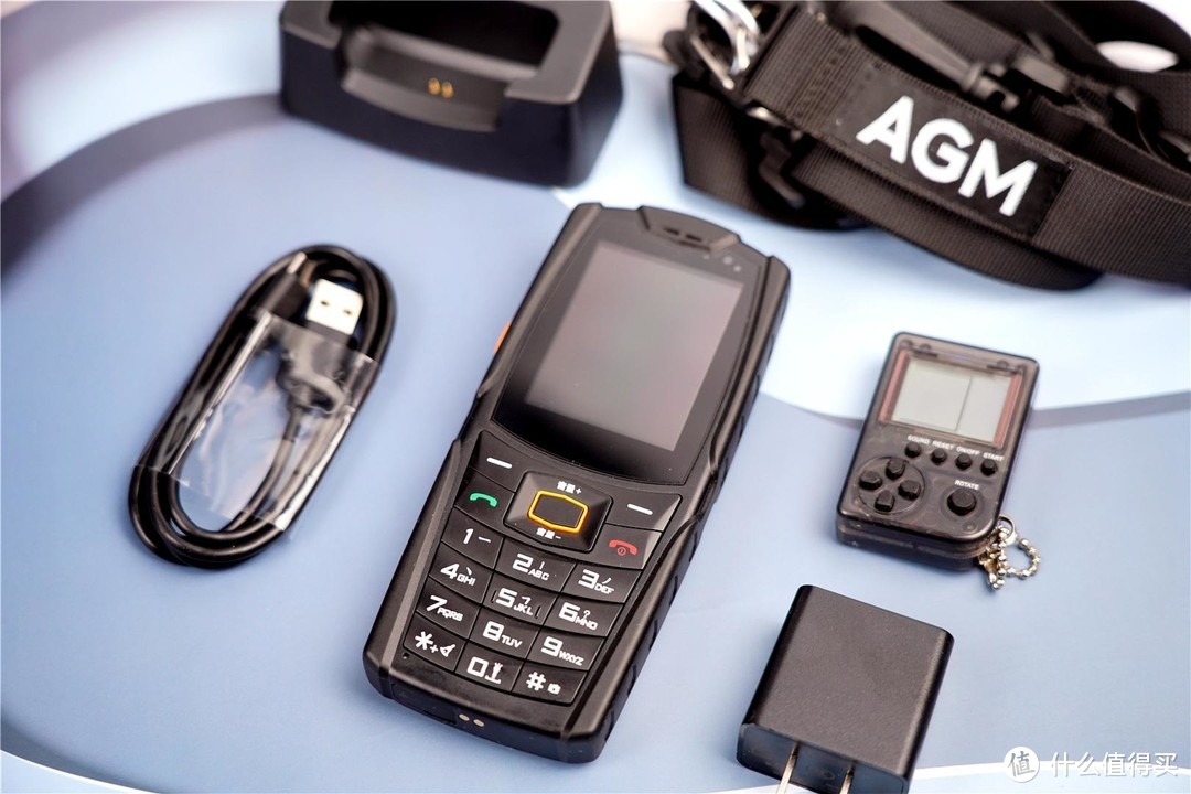 新款三防轻智能手机，支持微信和抖音，这次AGM M7有内涵！