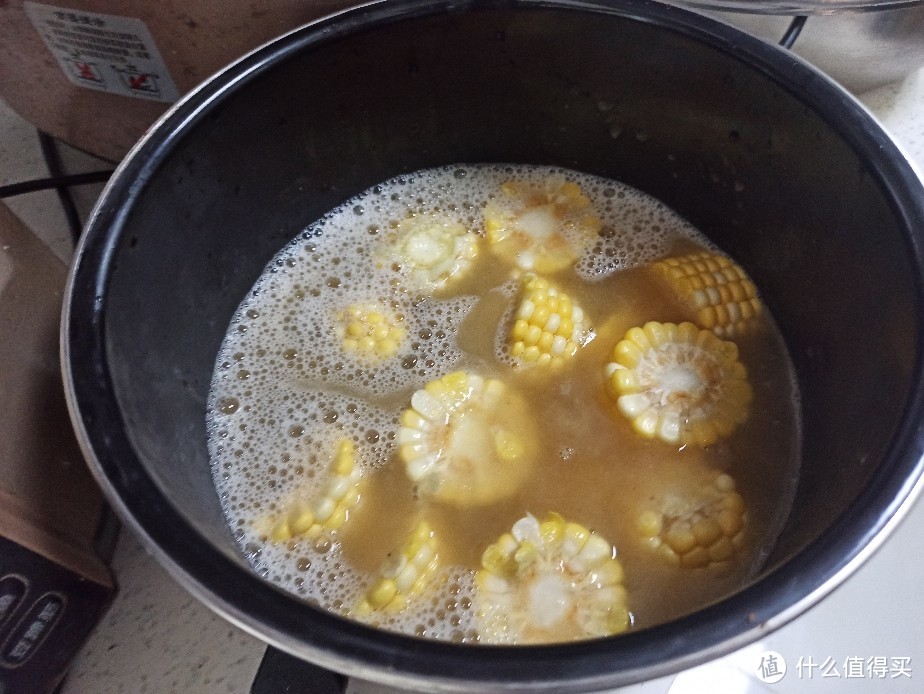 周末的时候做排骨玉米汤。