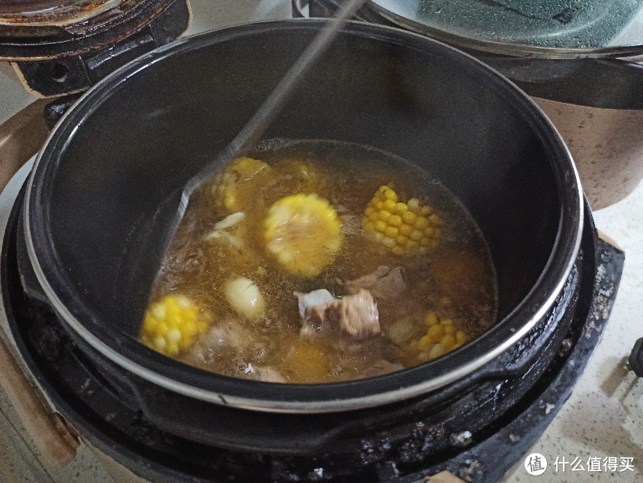 周末的时候做排骨玉米汤。