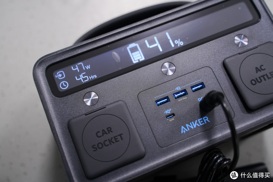Anker安克新款便携移动小电霸测评：300W纯正弦波输出，7接口配置
