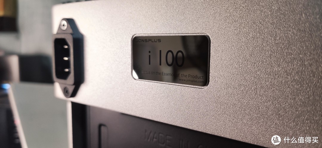 这是一款极度夸张ITX 机箱（伪）！乔思伯i100 Pro机箱开箱装机上篇！ 