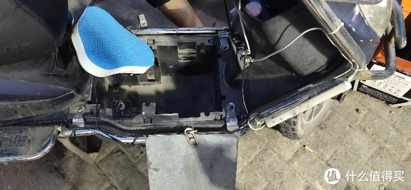 居家维修厮篇十八雅迪石墨烯铅蓄铅酸电池新体验雅迪原装电动车电瓶