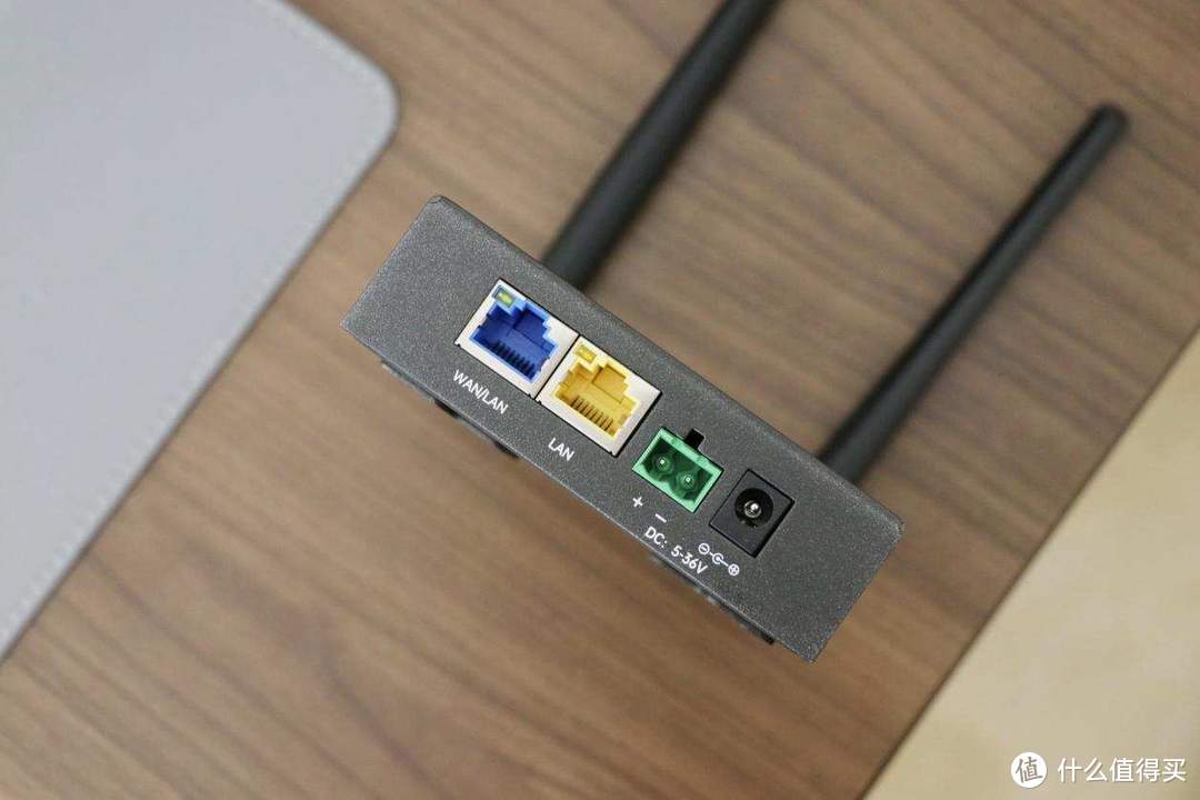 不用网线也能发出WiFi信号，蒲公英R300A 4G工业路由器为何这么强