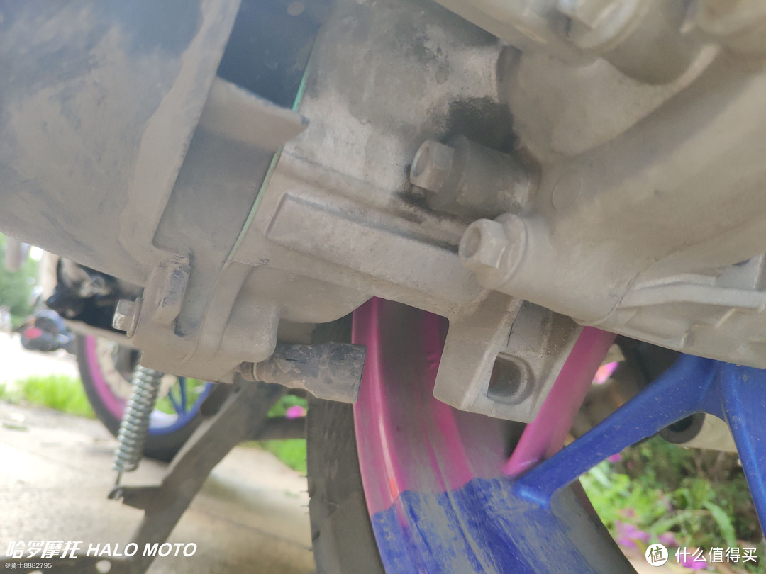 齿轮箱看着不像漏油 目测是螺丝没垫片导致的 后来加了紫铜垫片就好了