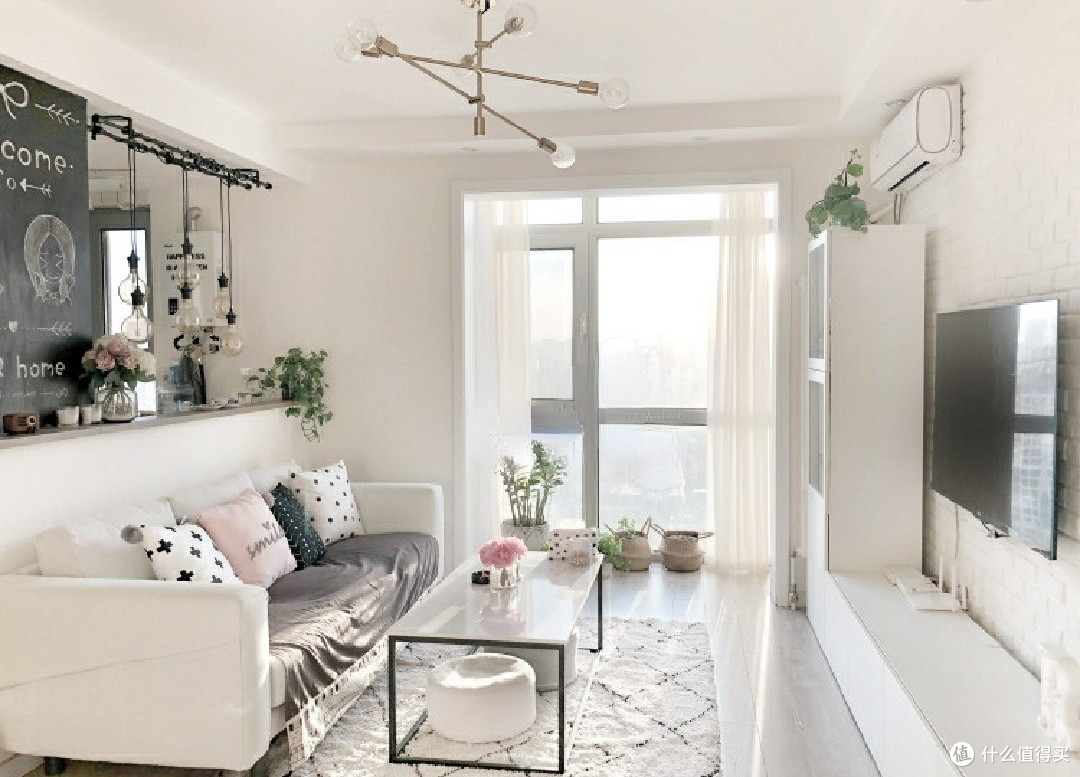 图中客厅宽度3.3米