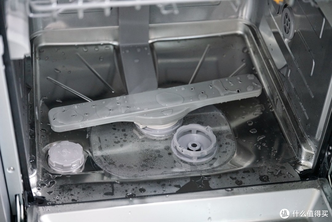 智能分腔洗涤，四翼四层喷淋—方太W1系列15套洗碗机评测