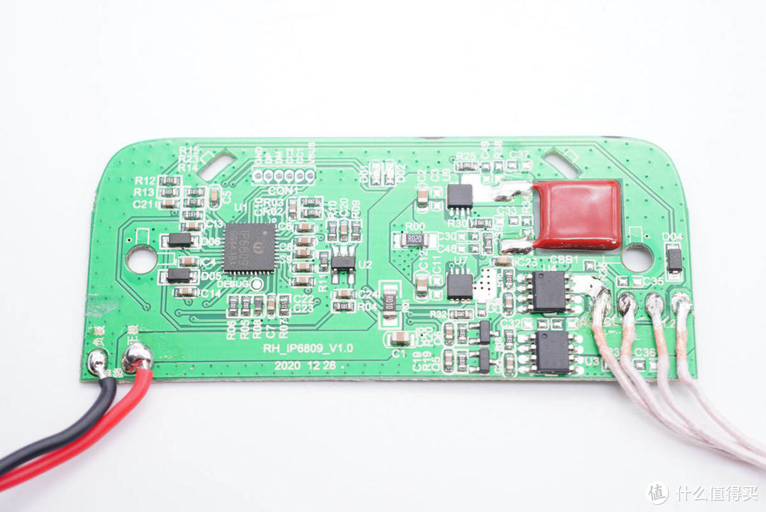 拆解报告：SPRUCE 140W 3C1A无线充二合一充电座SPR140