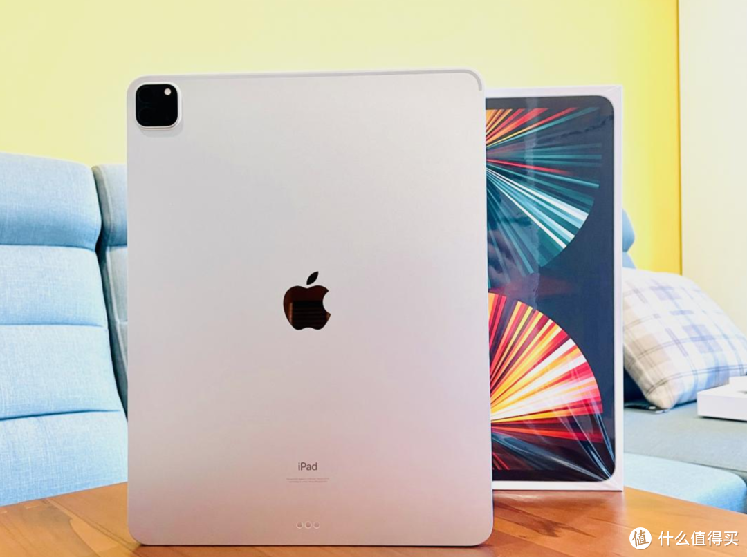 王者与霸者的对抗！苹果iPad Pro M1 VS 微软Surface Pro X，您看好谁？