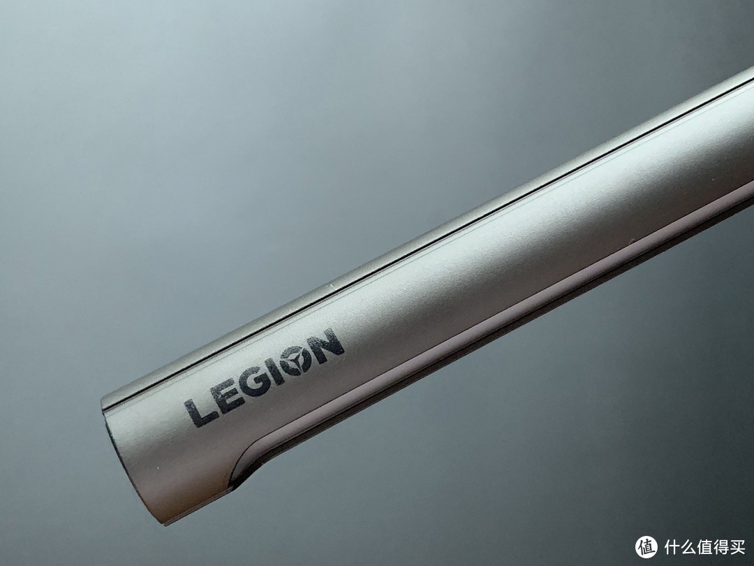 高性能多功能挂灯——联想拯救者 Legion Gears 多功能屏幕挂灯 Pro