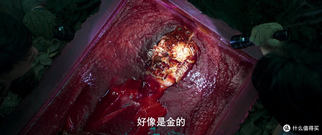 正要走时,王胖子又在棺材板上有所发现.