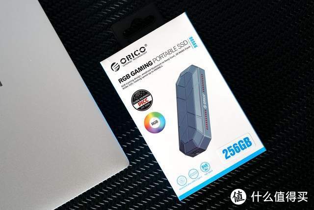 ORICO 炫彩RGB移动硬盘评测：颜值高性能好，小身材蕴藏大能量