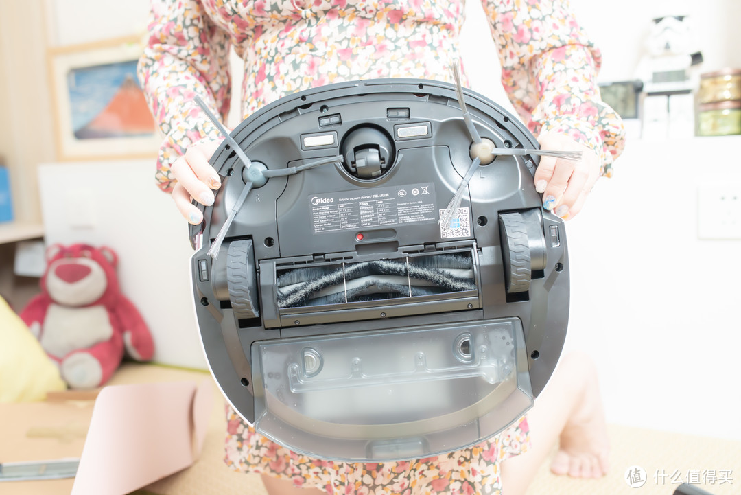 家庭扫拖机器人升级，可爱的美的M6猫爪粉扫拖机器人 VS 360 S7对比评测~