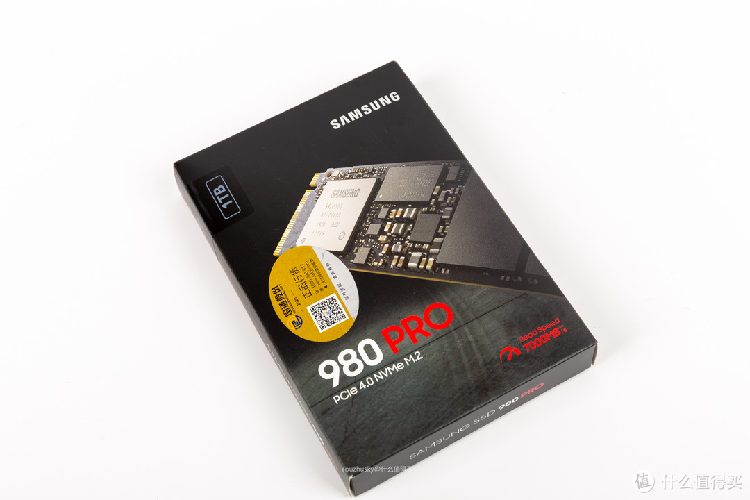最近的SSD也就几款可供选择，也都相差无几，这里使用了三星的980 PRO 1Tb