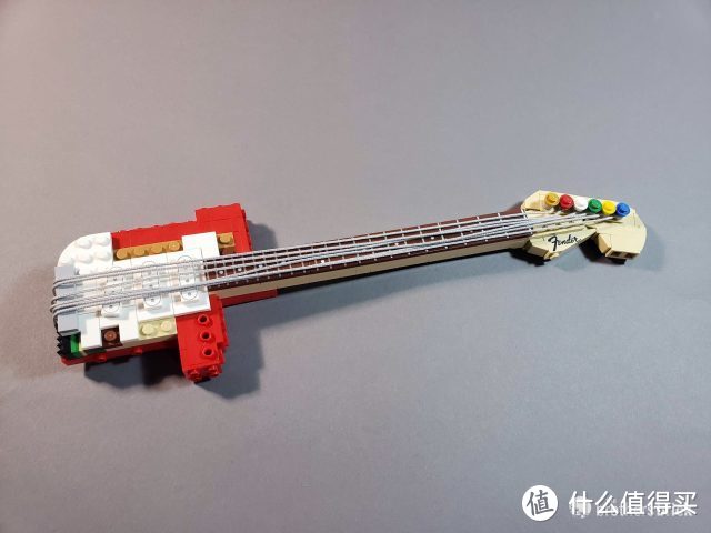  兄弟积木评测：即将发售的21329Fender Stratocaster吉他套装