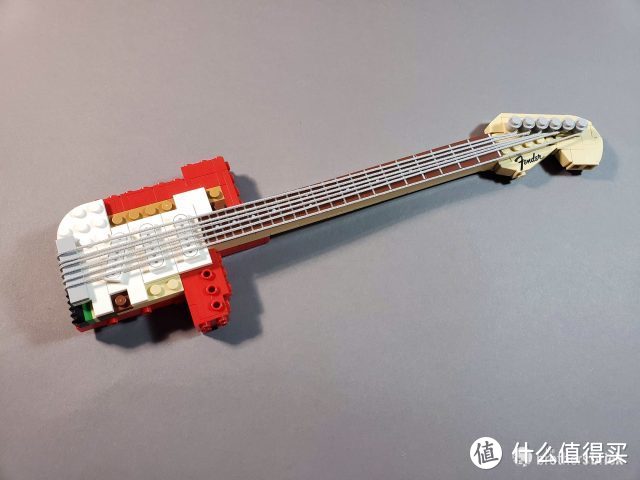  兄弟积木评测：即将发售的21329Fender Stratocaster吉他套装