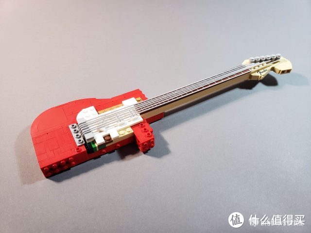  兄弟积木评测：即将发售的21329Fender Stratocaster吉他套装