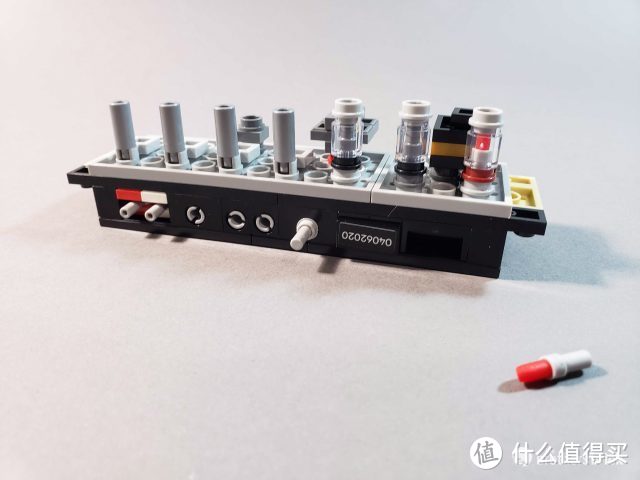  兄弟积木评测：即将发售的21329Fender Stratocaster吉他套装