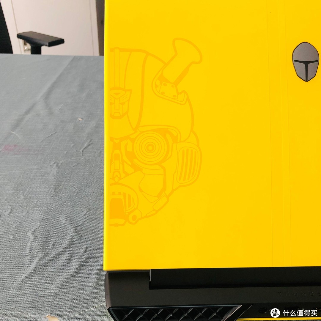 赛博坦星球万岁 大黄蜂IP定制版 雷神911ZERO游戏本开箱