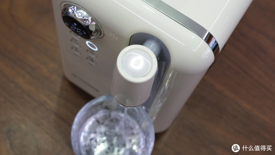 一台能制冷的即热饮水机，grossag即热速冷饮水机