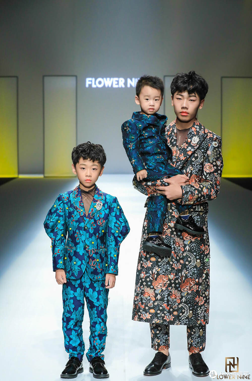 齐小霆个人首秀 | FLOWER NINE 2022 S/S中国国际时装周
