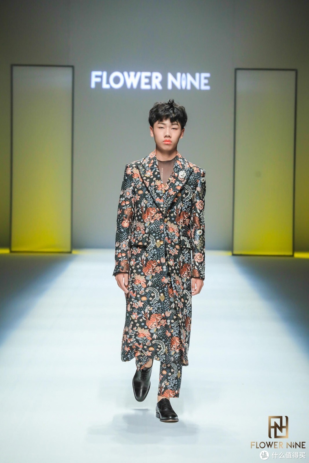 齐小霆个人首秀 | FLOWER NINE 2022 S/S中国国际时装周