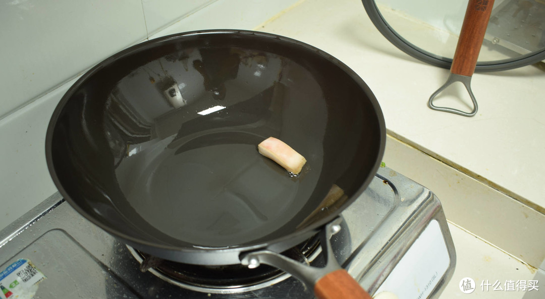 不沾的铁锅让我在厨房得心应手,三禾窒氮轻铁锅值得一试