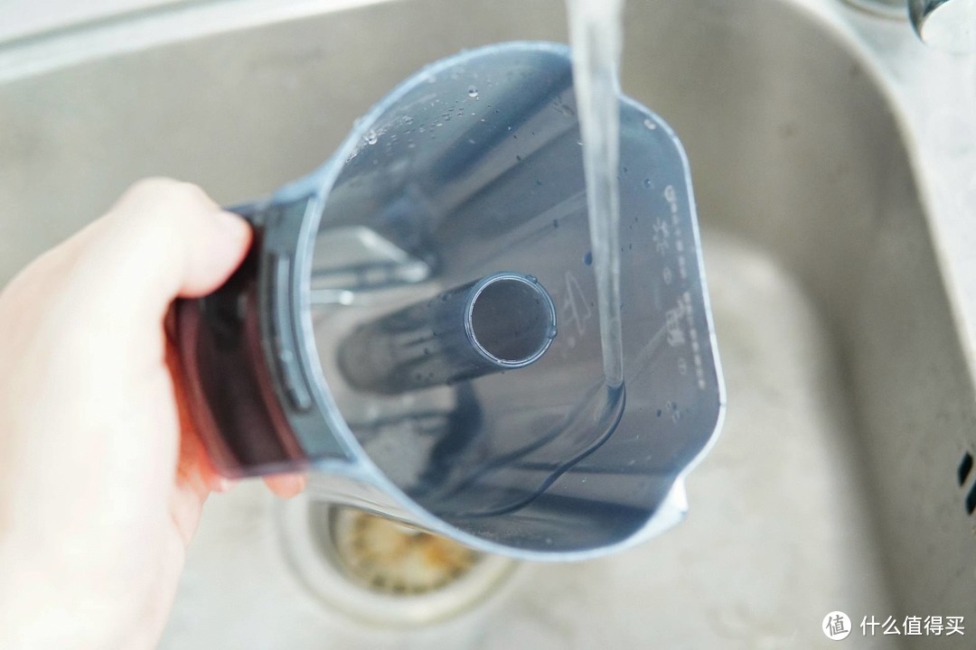自制电解水除菌，贴边清洁无死角：添可芙万2.0洗地机确实有点牛！