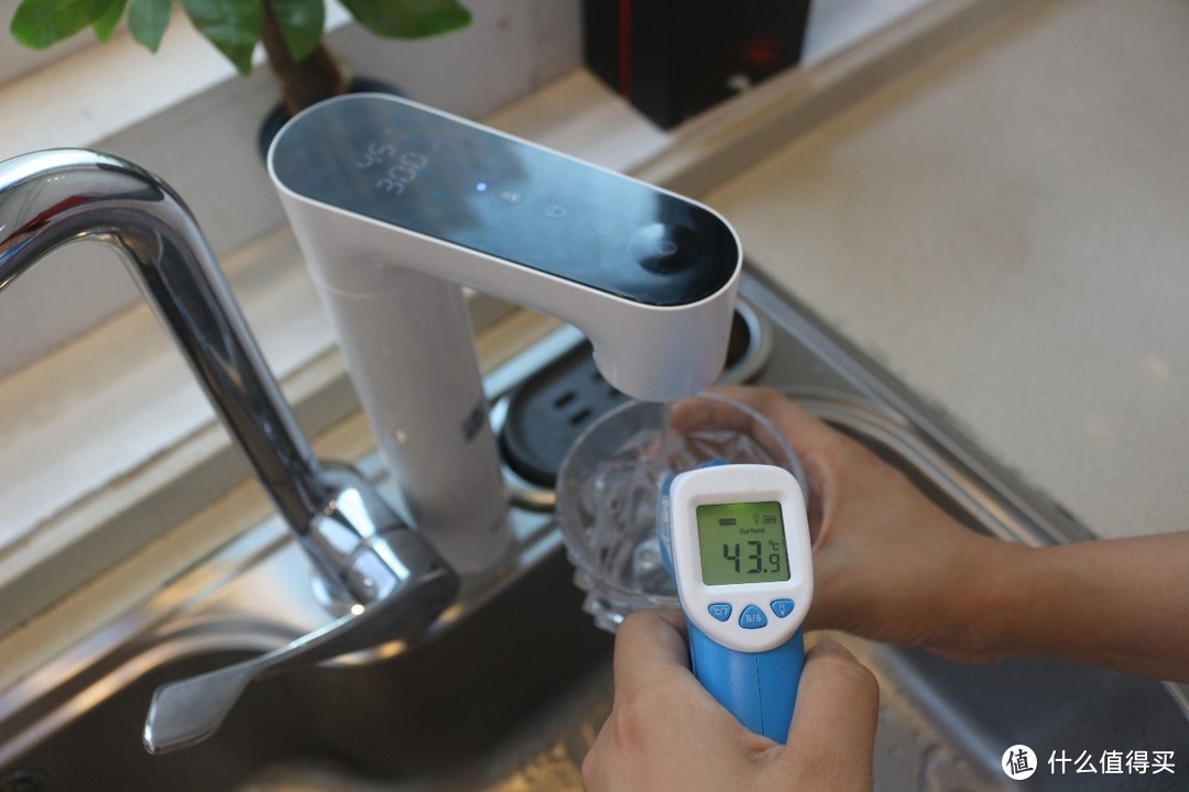 高纯度、大流量，小米即热净水器Q600实现25℃-95℃的热净水随心喝