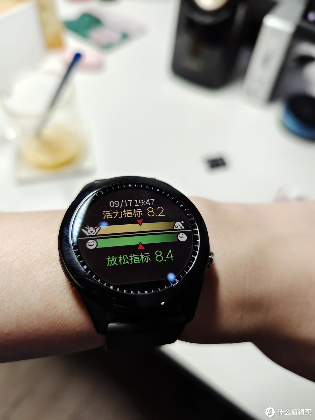 主打健康监测，兼顾续航和户外使用 - 华硕健康表2代 VivoWatch SP