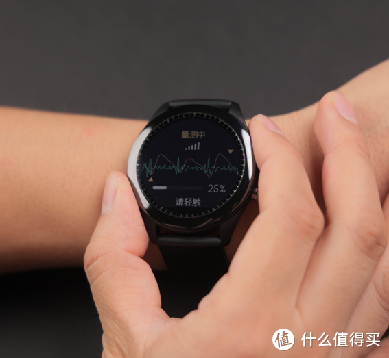 主打健康监测，兼顾续航和户外使用 - 华硕健康表2代 VivoWatch SP