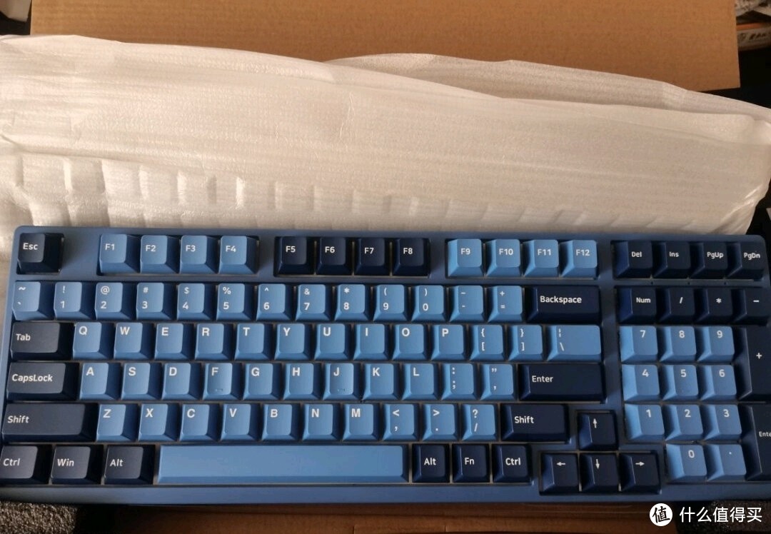 AKKO 3098机械键盘推荐