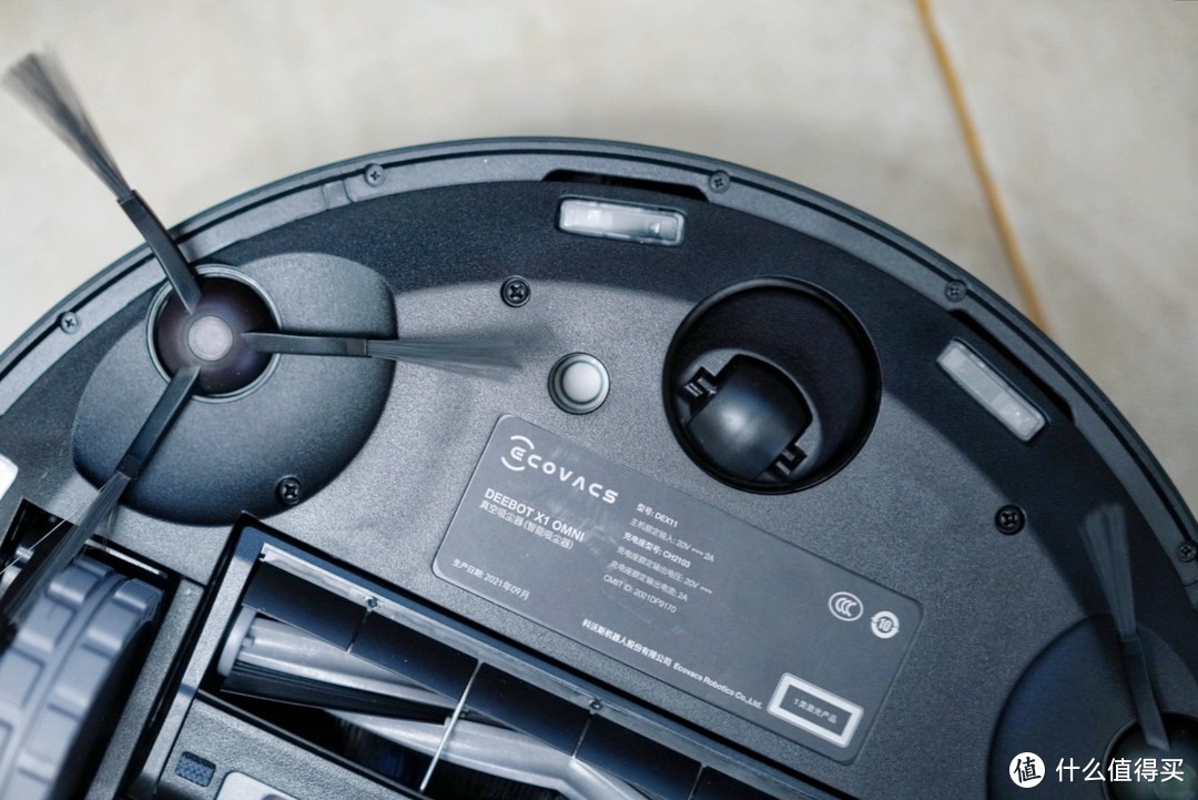 科沃斯新品DEEBOT X1 OMNI扫拖机器人开箱评测