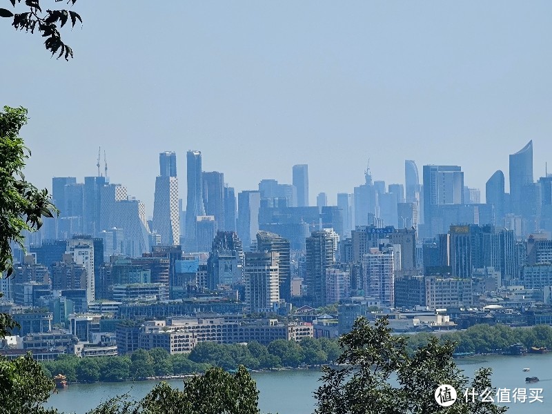 站在宝石山上看西湖，徒步宝石山之全套户外装备分享