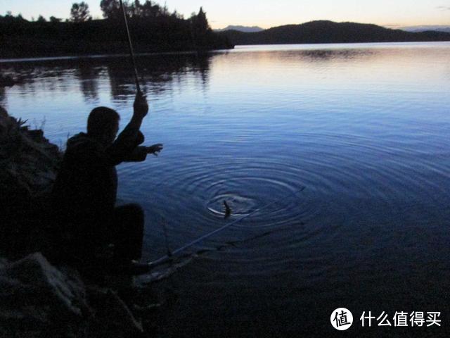 夜钓时总是状况百出，更多的时候是自己吓自己，但这次我却害怕了