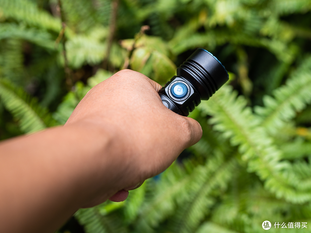 更亮更安全：傲雷探索家3PRO强光手电Olight Seeker 3 PRO_户外照明_ 