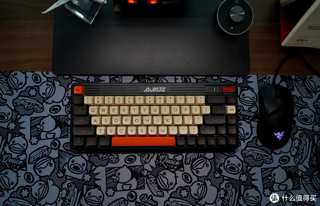 体验下月白轴的手感，黑爵K690T机械键盘体验