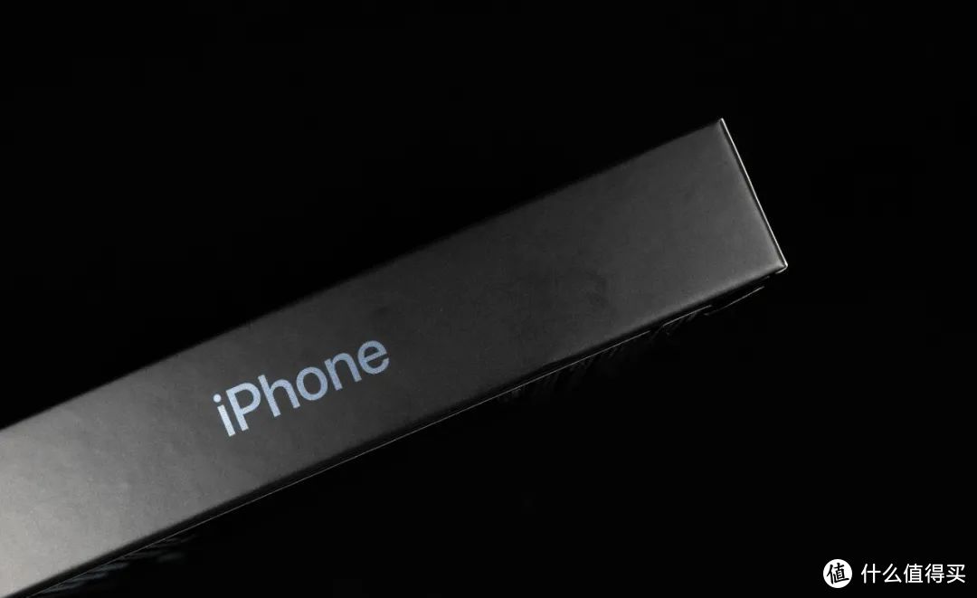 十三香本香：iPhone 13 Pro 远峰蓝 简单开箱上手
