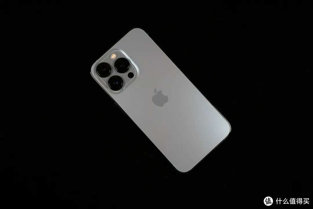 十三香本香：iPhone 13 Pro 远峰蓝 简单开箱上手