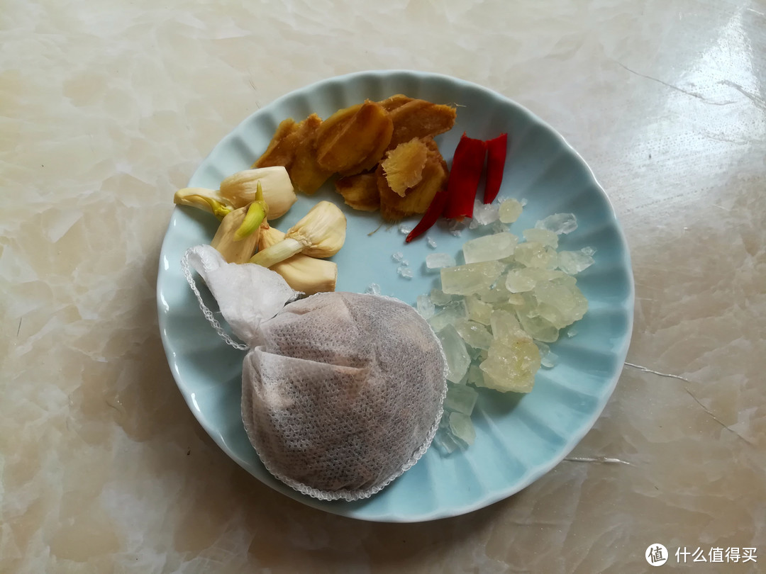 做卤菜时，牢记“1分2煮3泡”，鲜香入味，家人吃得很满足