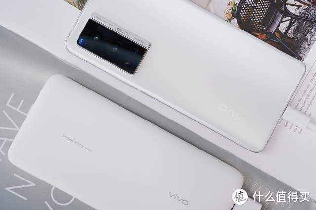 vivo 20W快充移动电源：轻松便携双向回血，出行有它就够