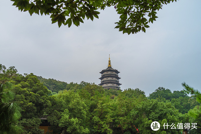 路过雷峰塔，没时间了，天气也不好，我就没上去